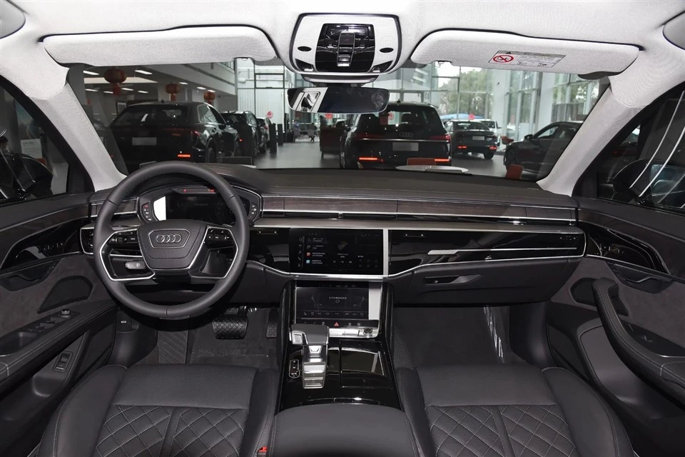 AUDI A8L